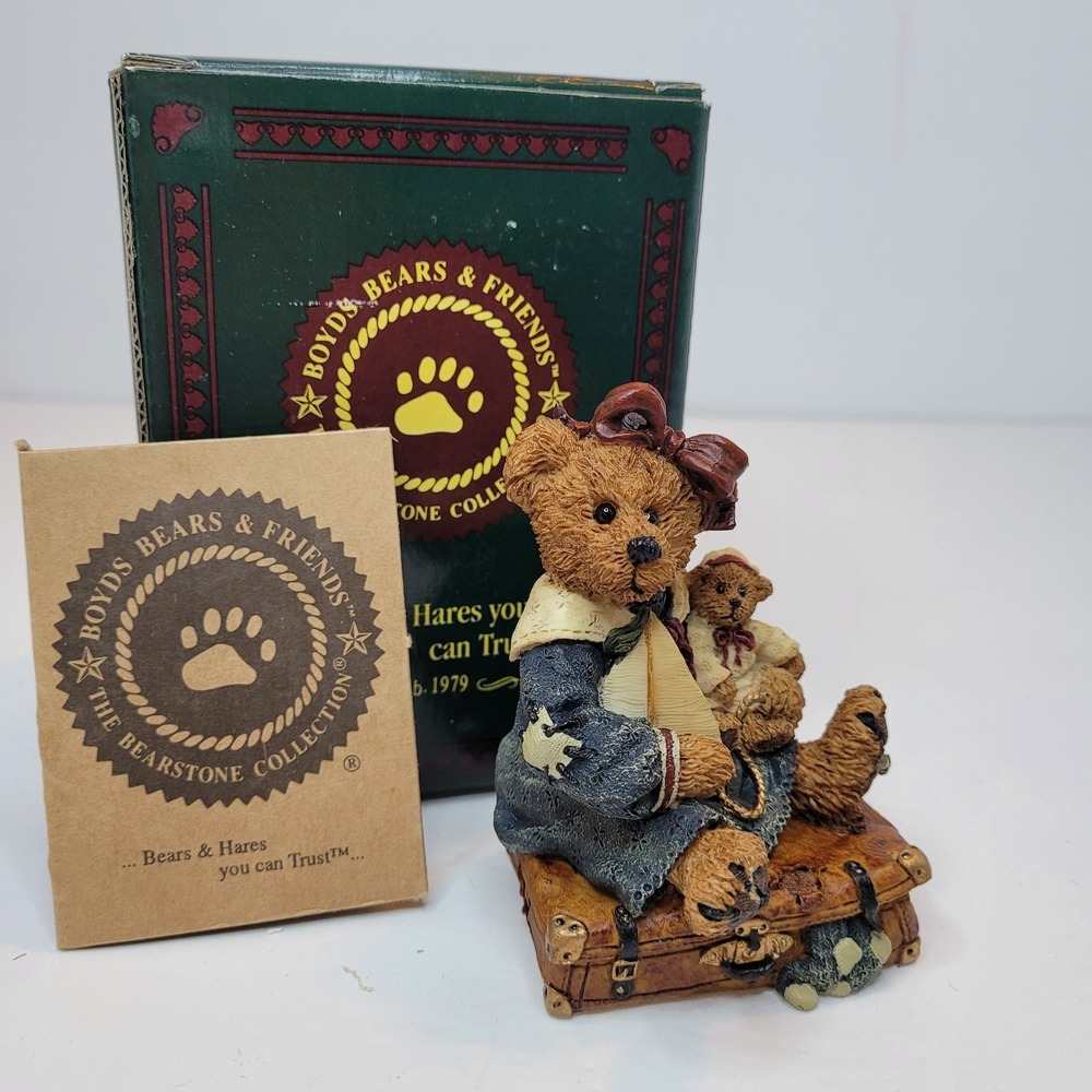 Boyds Bears Resin Figurine Bailey w/Suitcase 2000 Journey Begins w/a Single Step